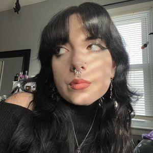 Meet your Posher, Allie